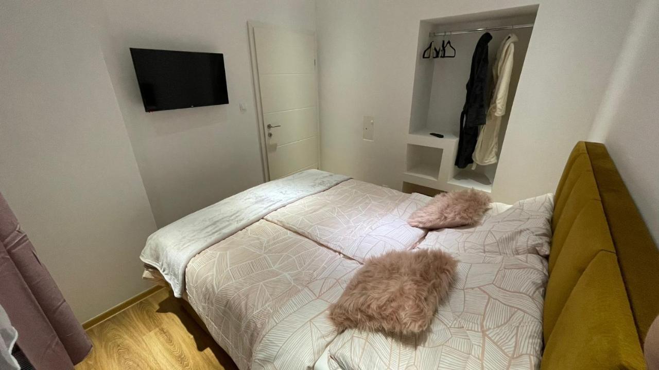 D&D Schonbrunner Deluxe Apartment Vienna Exterior photo