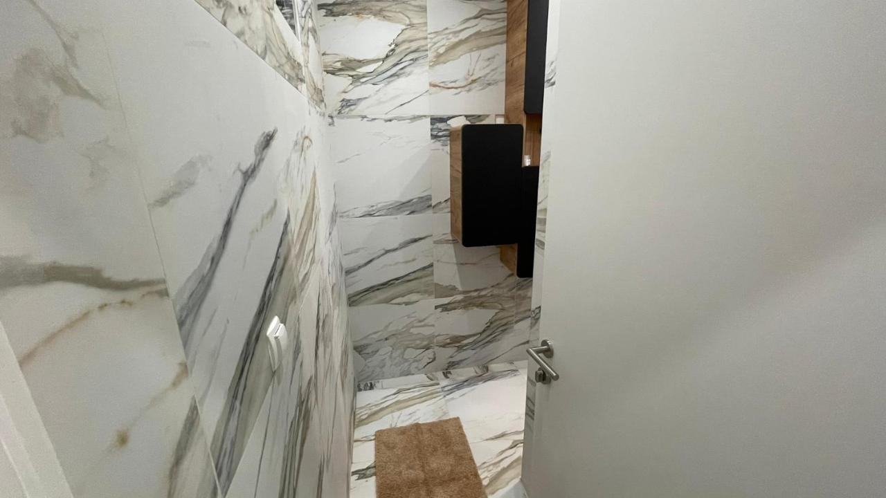 D&D Schonbrunner Deluxe Apartment Vienna Exterior photo