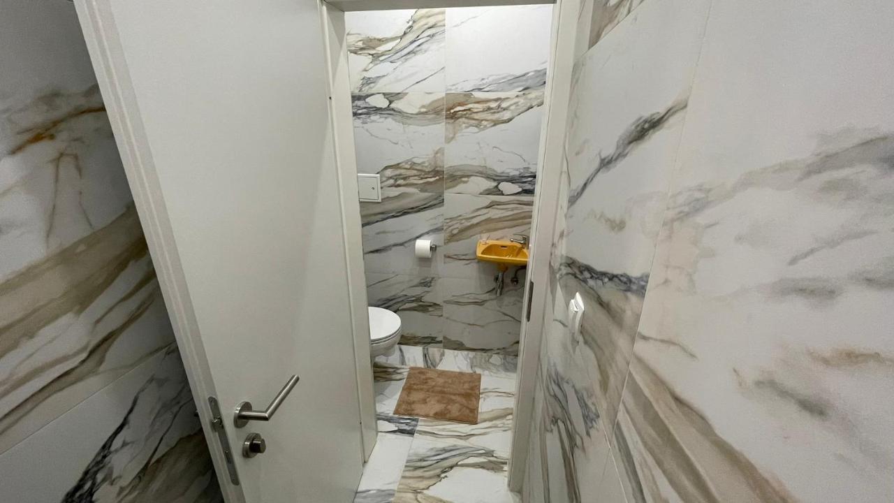 D&D Schonbrunner Deluxe Apartment Vienna Exterior photo