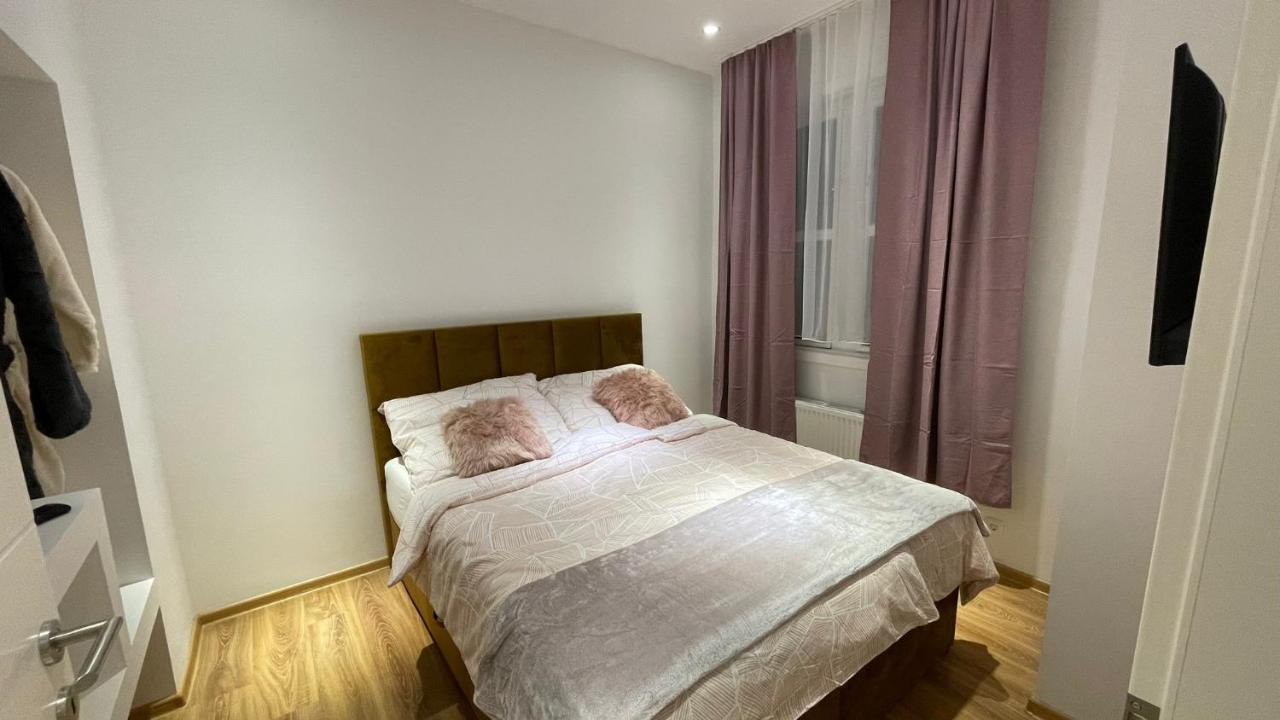 D&D Schonbrunner Deluxe Apartment Vienna Exterior photo