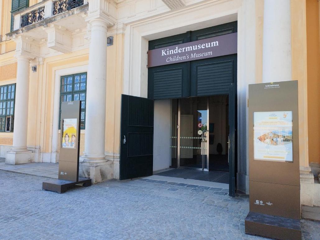 D&D Schonbrunner Deluxe Apartment Vienna Exterior photo
